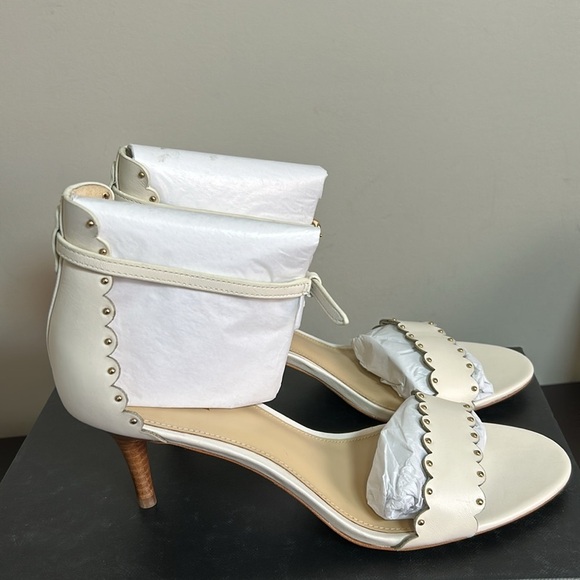 COACH Monica Soft Shine Calf Chalk Kitten Heel Scallop Leather Sz 8.5 NEW - Picture 5 of 12